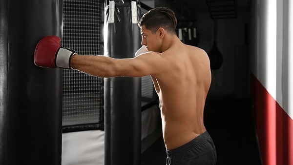 女人确实会被男人的臀部吸引，只是.......